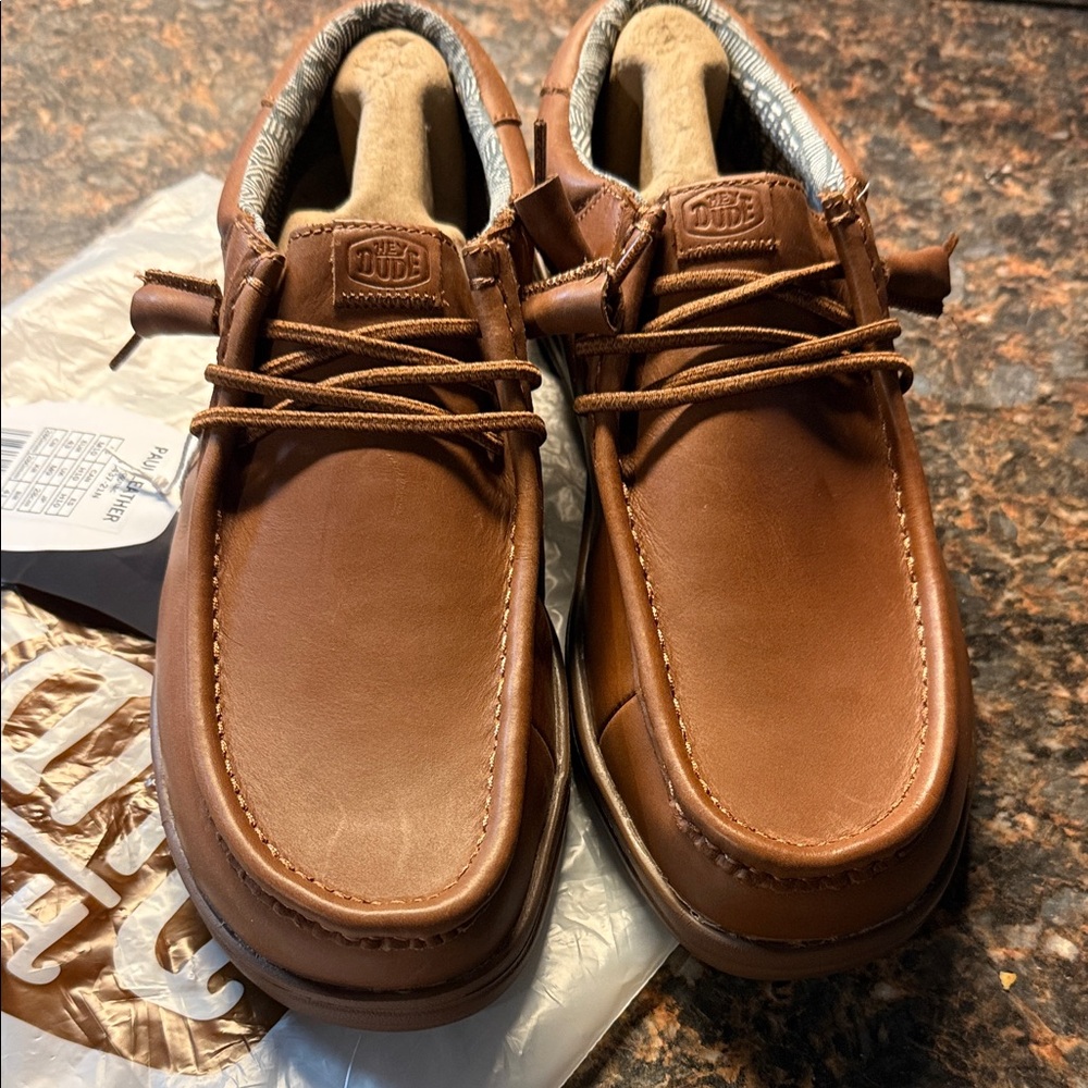 Hey Dude Men's leather Shoes NWT - Picture 2 of 6